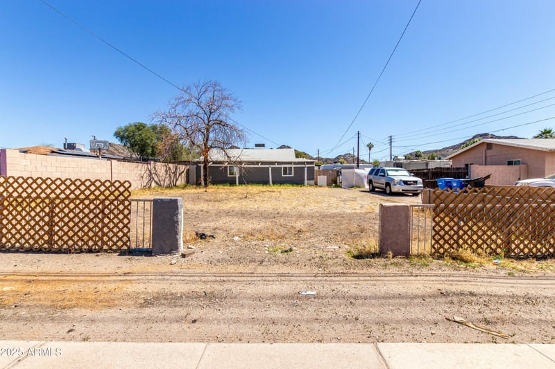 9707 12th St, Phoenix, AZ 85020