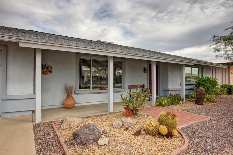 9708 W Brokenstone Dr, Sun City, AZ 85351