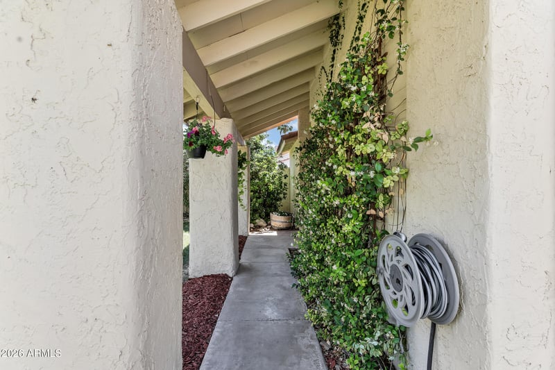 971 E Lobster Trap Ln, Tempe, AZ 85283