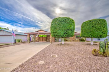 9710 55th Ave, Glendale, AZ 85302