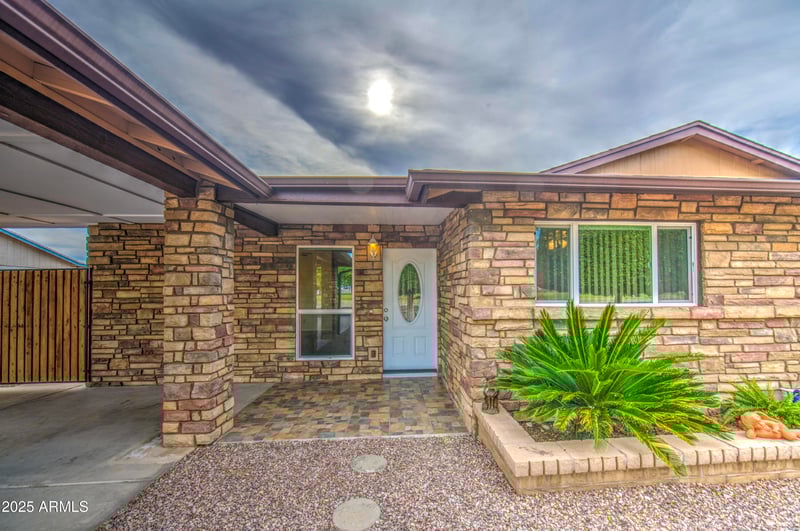 9710 55th Ave, Glendale, AZ 85302