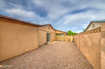 9710 55th Ave, Glendale, AZ 85302