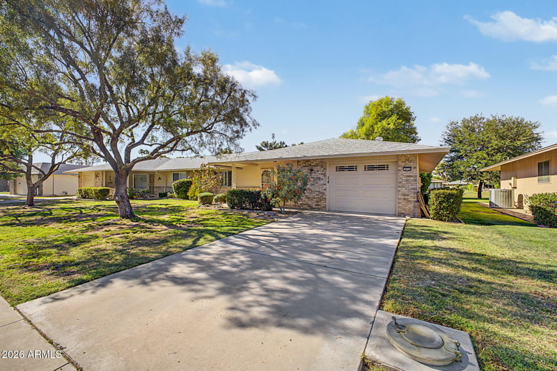9710 Shasta Dr, Sun City, AZ 85351