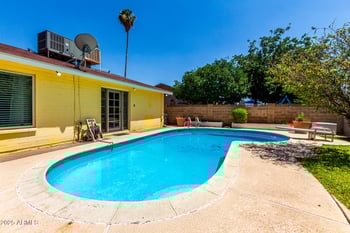 9714 55th Dr, Glendale, AZ 85302