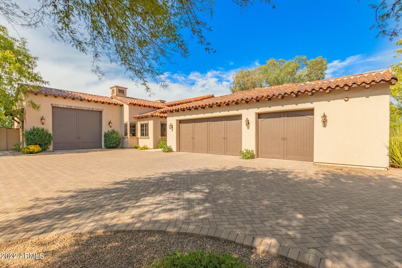 9716 E Cholla St, Scottsdale, AZ 85260