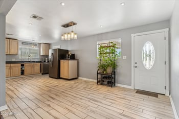 9716 55th Ave, Glendale, AZ 85302