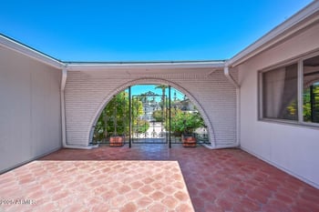 9717 Spanish Moss Ln, Sun City, AZ 85373