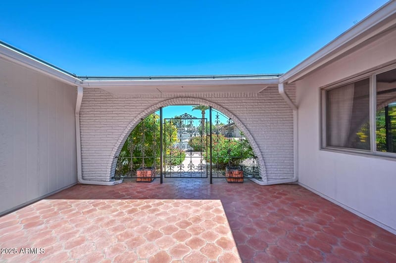 9717 Spanish Moss Ln, Sun City, AZ 85373