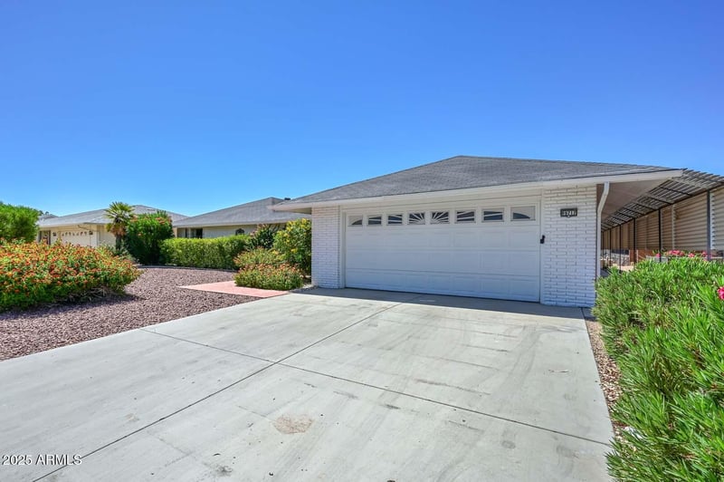 9717 Spanish Moss Ln, Sun City, AZ 85373