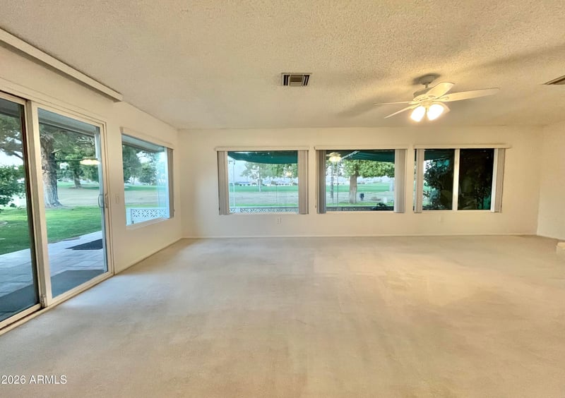 9718 Oak Ridge Dr, Sun City, AZ 85351