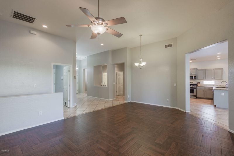 972 S Oak St, Gilbert, AZ 85233