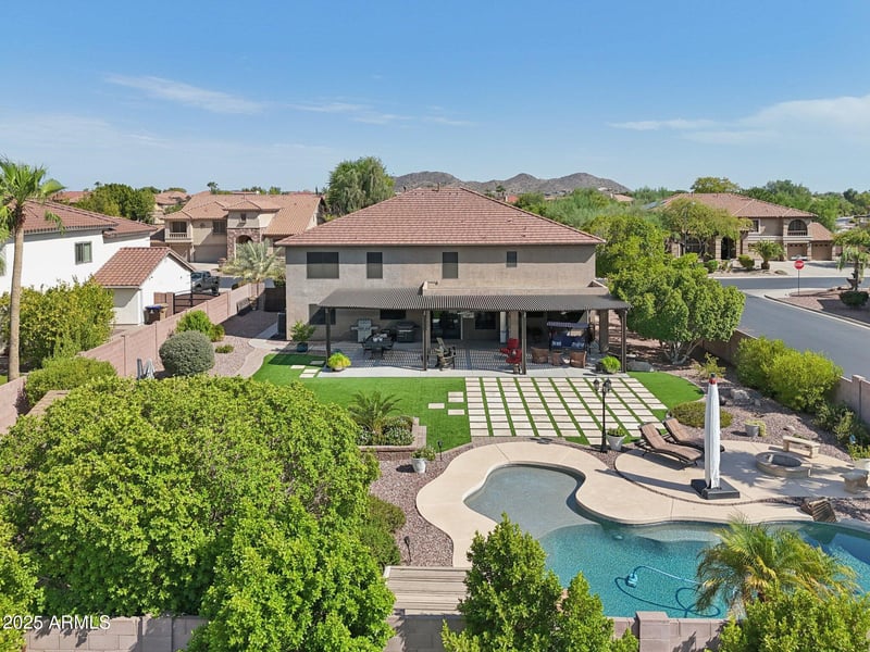 9724 Running Deer Trl, Peoria, AZ 85383