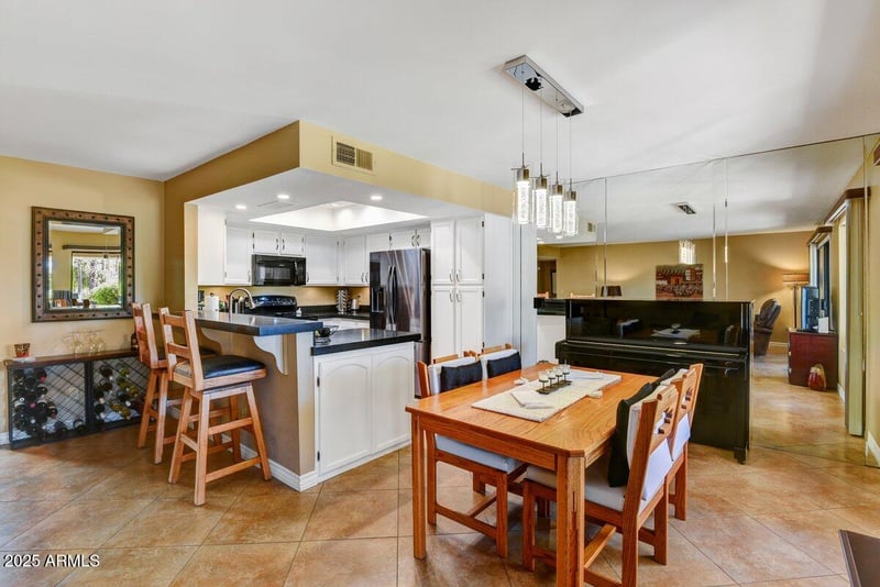 9727 Kerry Ln, Peoria, AZ 85382