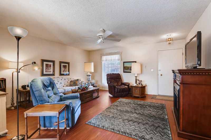 9727 N 105th Dr, Sun City, AZ 85351