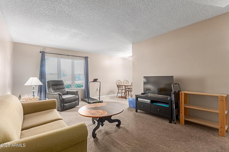 9730 Royal Ridge Dr, Sun City, AZ 85351
