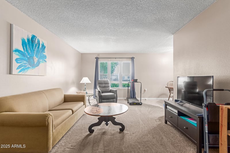 9730 Royal Ridge Dr, Sun City, AZ 85351