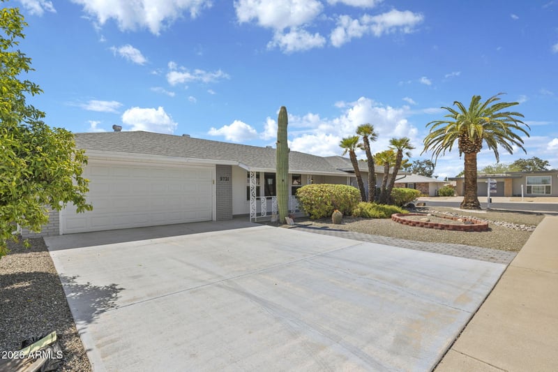 9731 W Brokenstone Dr, Sun City, AZ 85351