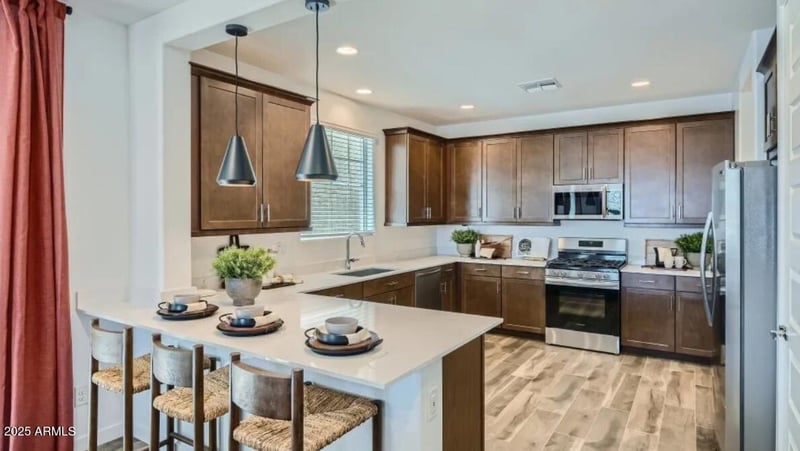 9732 Verde Ln, Phoenix, AZ 85037