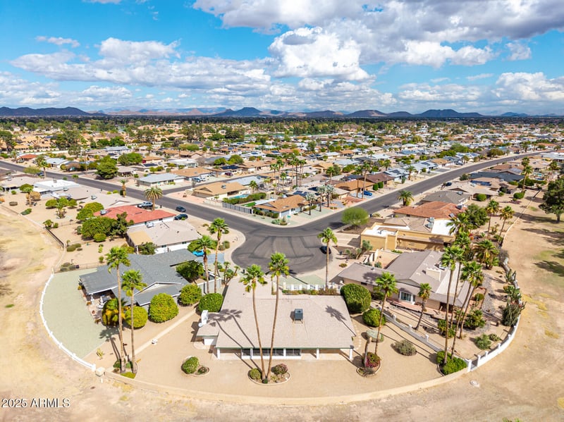 9735 Country Club Dr, Sun City, AZ 85373