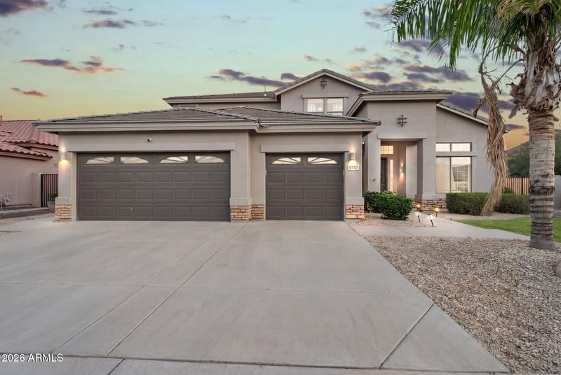 9737 E Lobo Ave, Mesa, AZ 85209