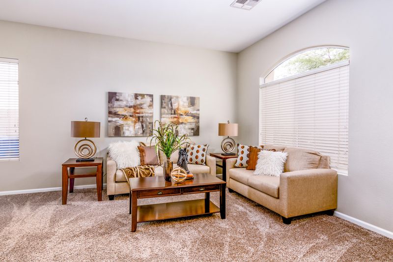 974 W Fairway Dr, Chandler, AZ 85225