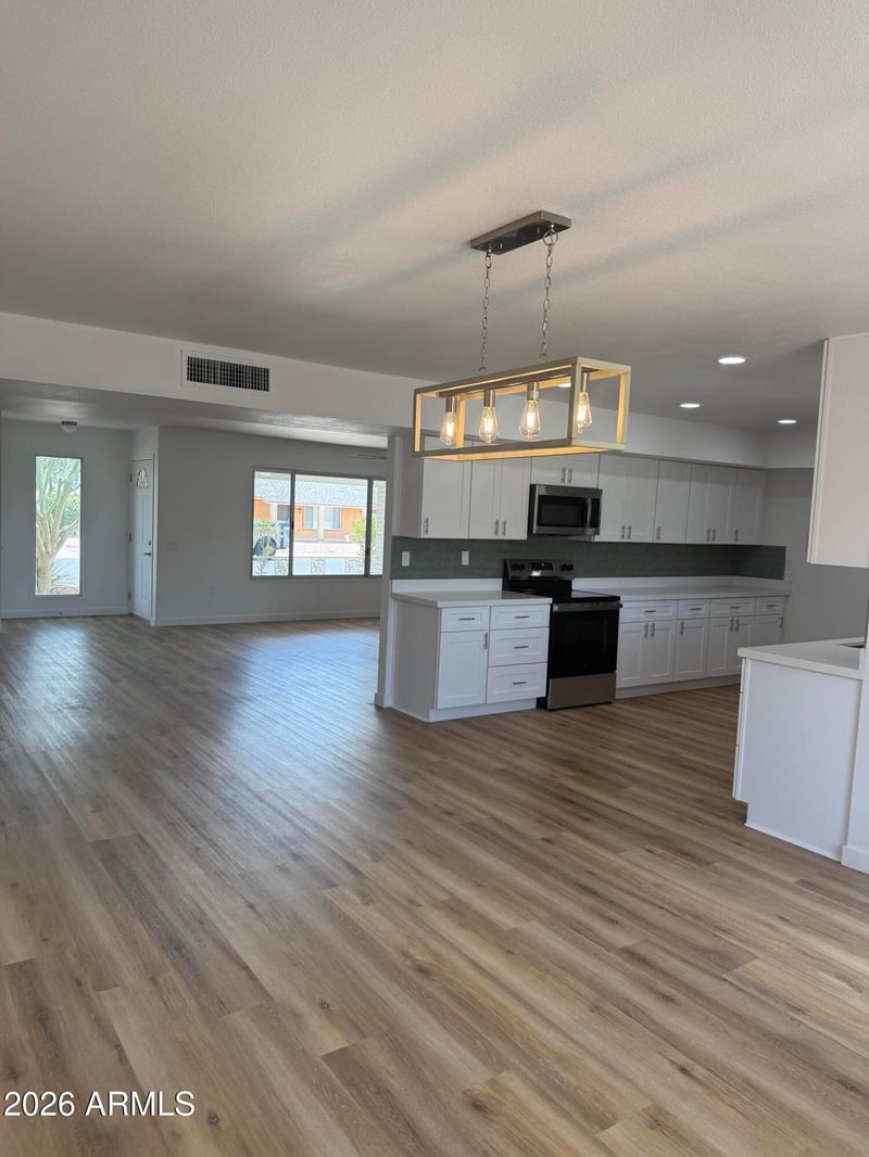 9742 W Alabama Ave, Sun City, AZ 85351