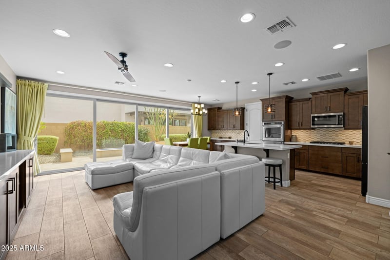 9743 Kinetic Dr, Mesa, AZ 85212