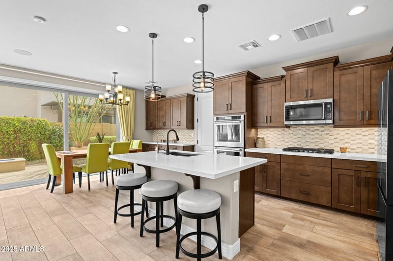 9743 Kinetic Dr, Mesa, AZ 85212