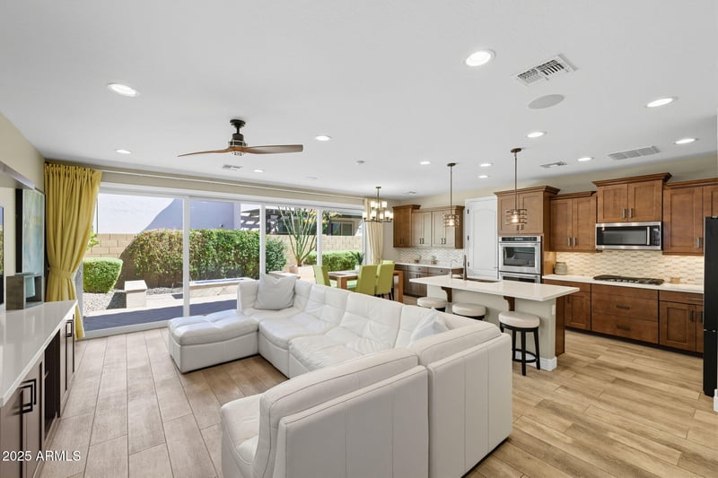 9743 Kinetic Dr, Mesa, AZ 85212