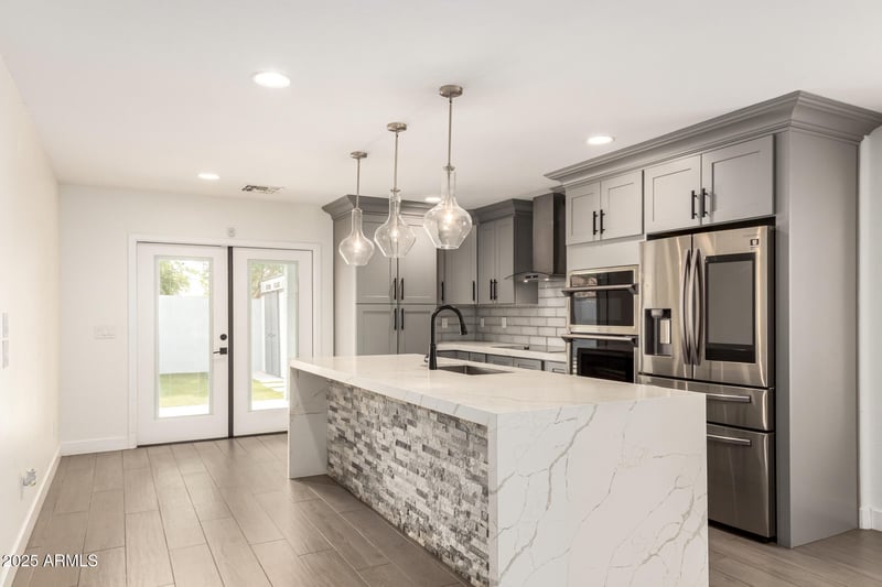 9745 Butte St, Mesa, AZ 85207