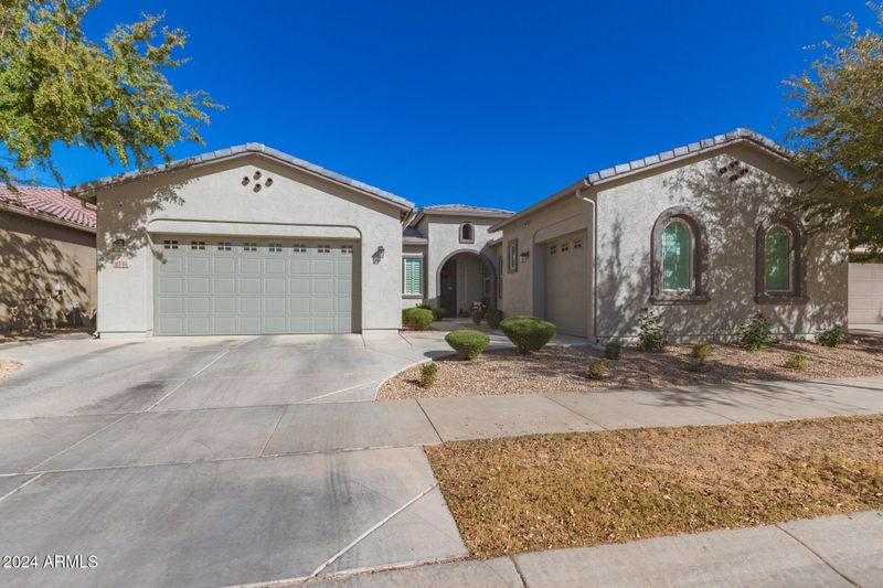 9746 E Thornbush Ave, Mesa, AZ 85212
