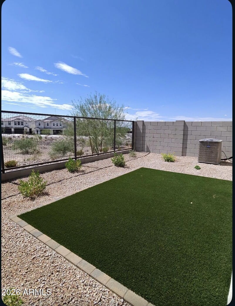 9746 S 12th St, Phoenix, AZ 85042