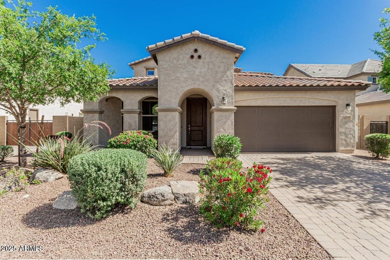 9747 Sands Dr, Peoria, AZ 85383