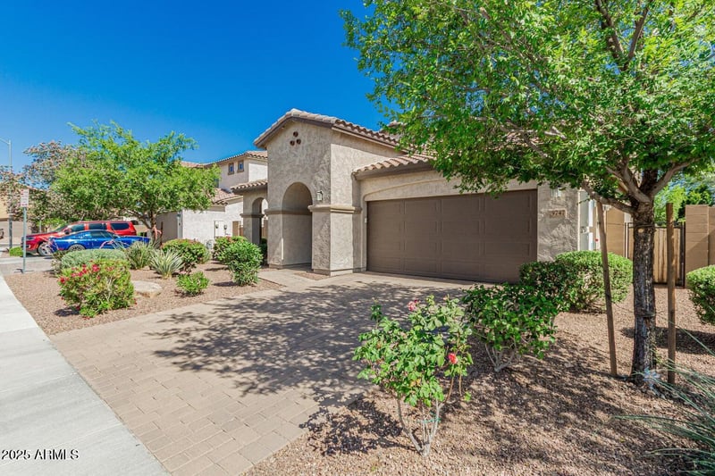 9747 Sands Dr, Peoria, AZ 85383
