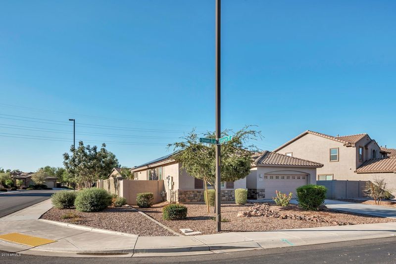 975 E Drexel Dr, Gilbert, AZ 85297