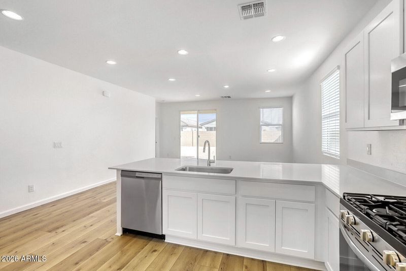 9752 W Flower St, Phoenix, AZ 85037