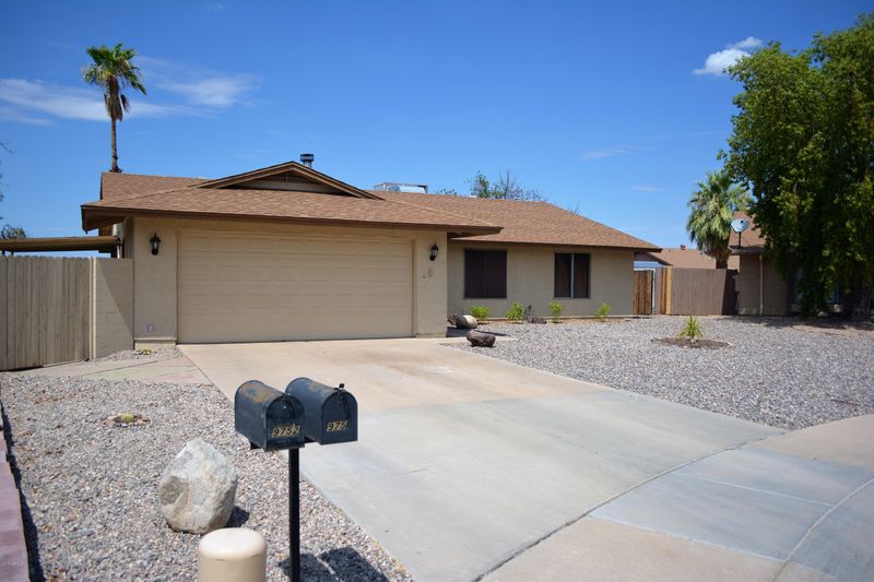 9756 N 68th Dr, Peoria, AZ 85345