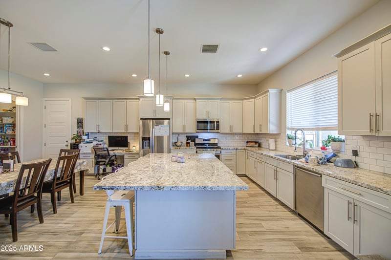 9759 Brown Rd, Mesa, AZ 85207