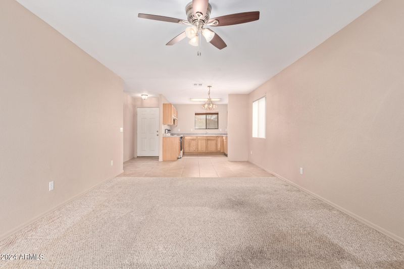 976 E Silversmith Trl, San Tan Valley, AZ 85143