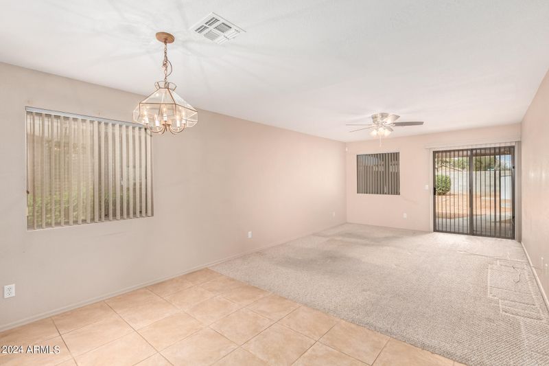 976 E Silversmith Trl, San Tan Valley, AZ 85143