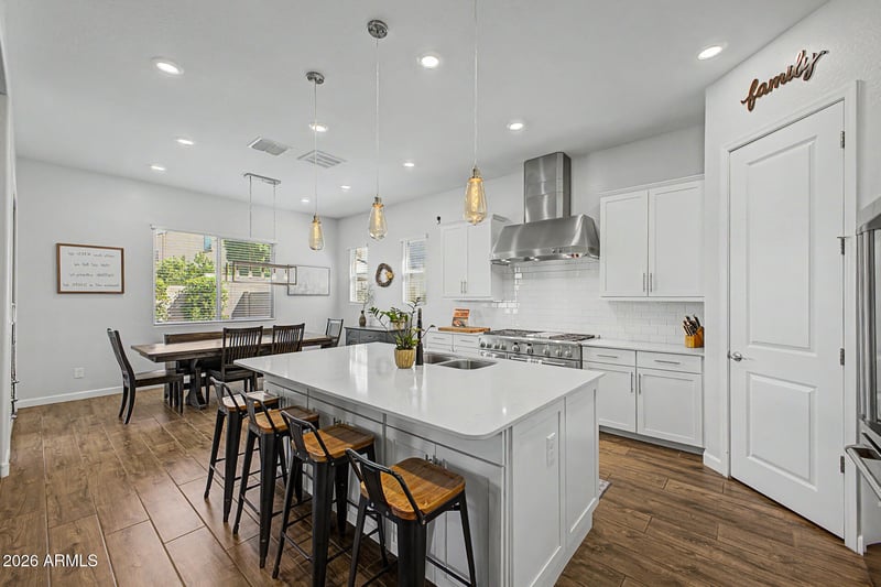 9764 Thornbush Ave, Mesa, AZ 85212