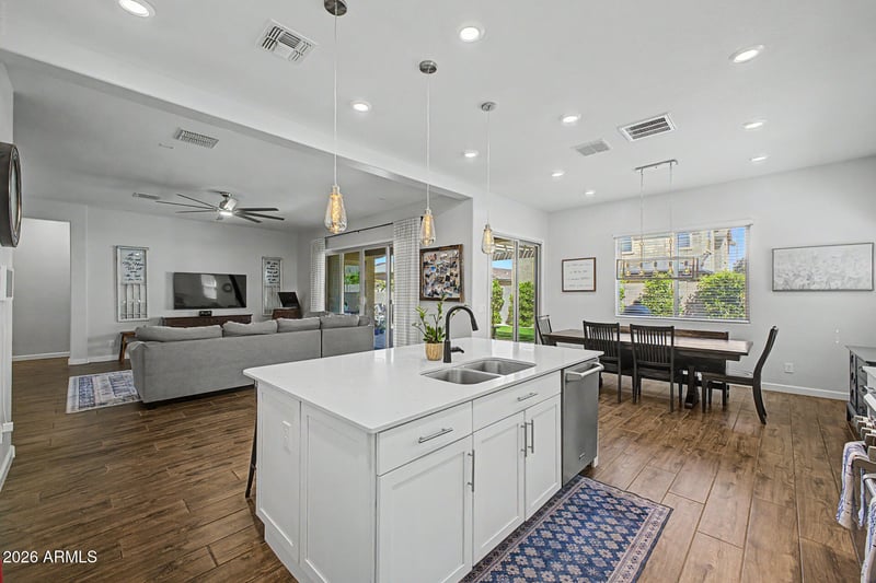 9764 Thornbush Ave, Mesa, AZ 85212