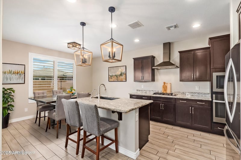 9764 Radioactive Dr, Mesa, AZ 85212