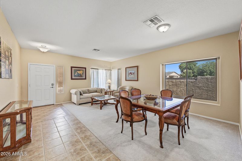 977 E Chelsea Dr, San Tan Valley, AZ 85140