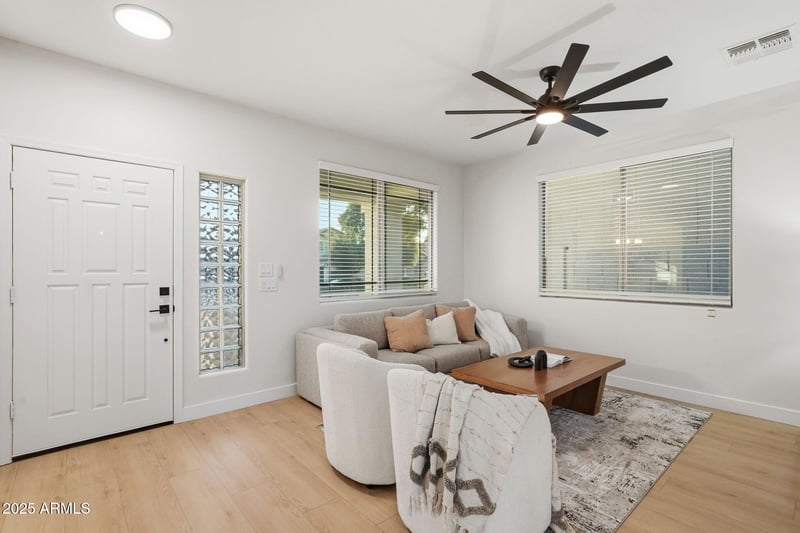 978 Julie Ave, San Tan Valley, AZ 85140