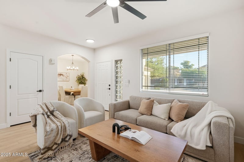 978 Julie Ave, San Tan Valley, AZ 85140