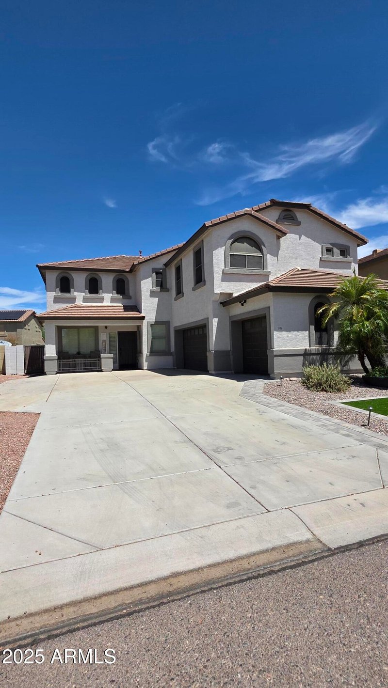 98 Castle Rock Rd, San Tan Valley, AZ 85143