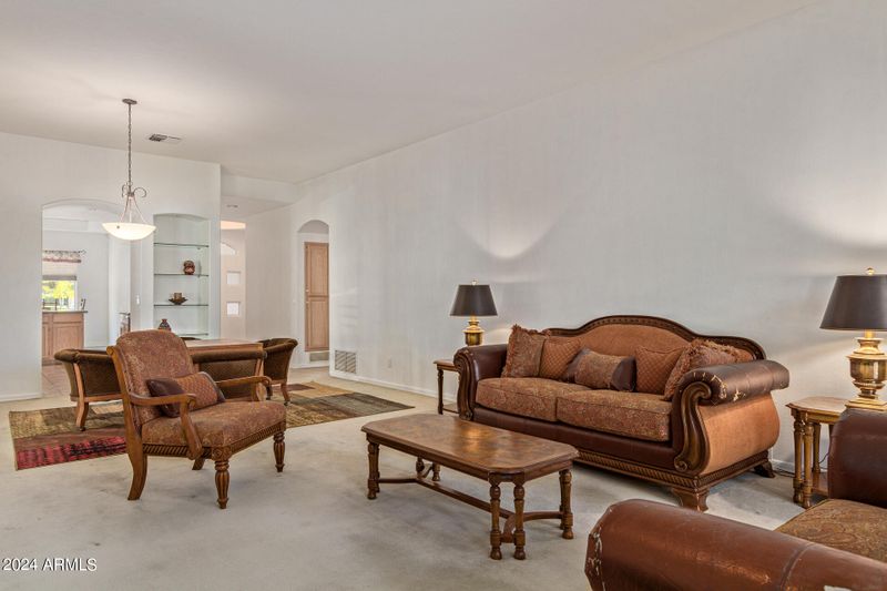 980 E Leeward Ln, Tempe, AZ 85283
