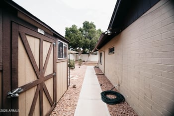 9801 49th Ln, Glendale, AZ 85302