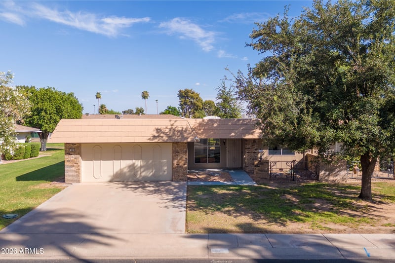 9801 Pleasant Valley Rd, Sun City, AZ 85351